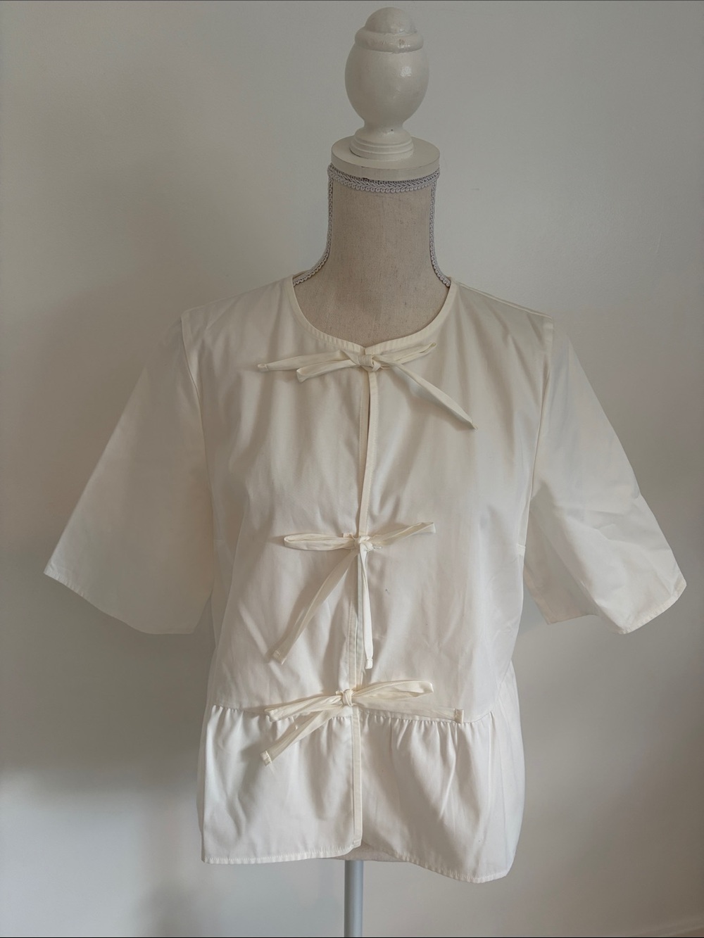 Sezane Cream Short-Sleeve Tie-Front Womenās Top Large